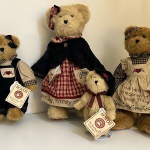 Boyds Bears “Heartlee” Plush Bear Set of 4